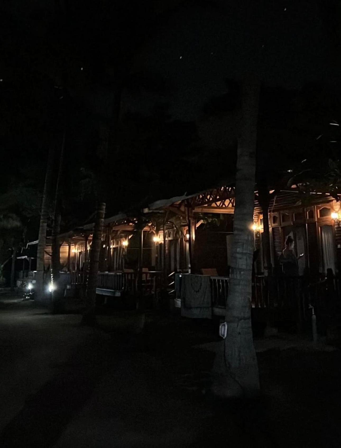 Bronze Bungalows Гили Мено Екстериор снимка